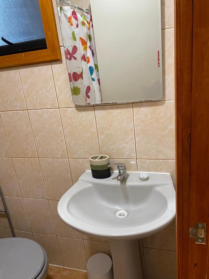 Hospedagem domiciliar Doble Con Bano Privado Wifi Y Tv Cable - 01 *